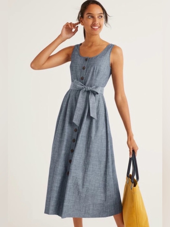 Boden Dresses & Skirts - Gorgeous EUC Boden* Joanna denim-like dress
Super cute for spring or summer!